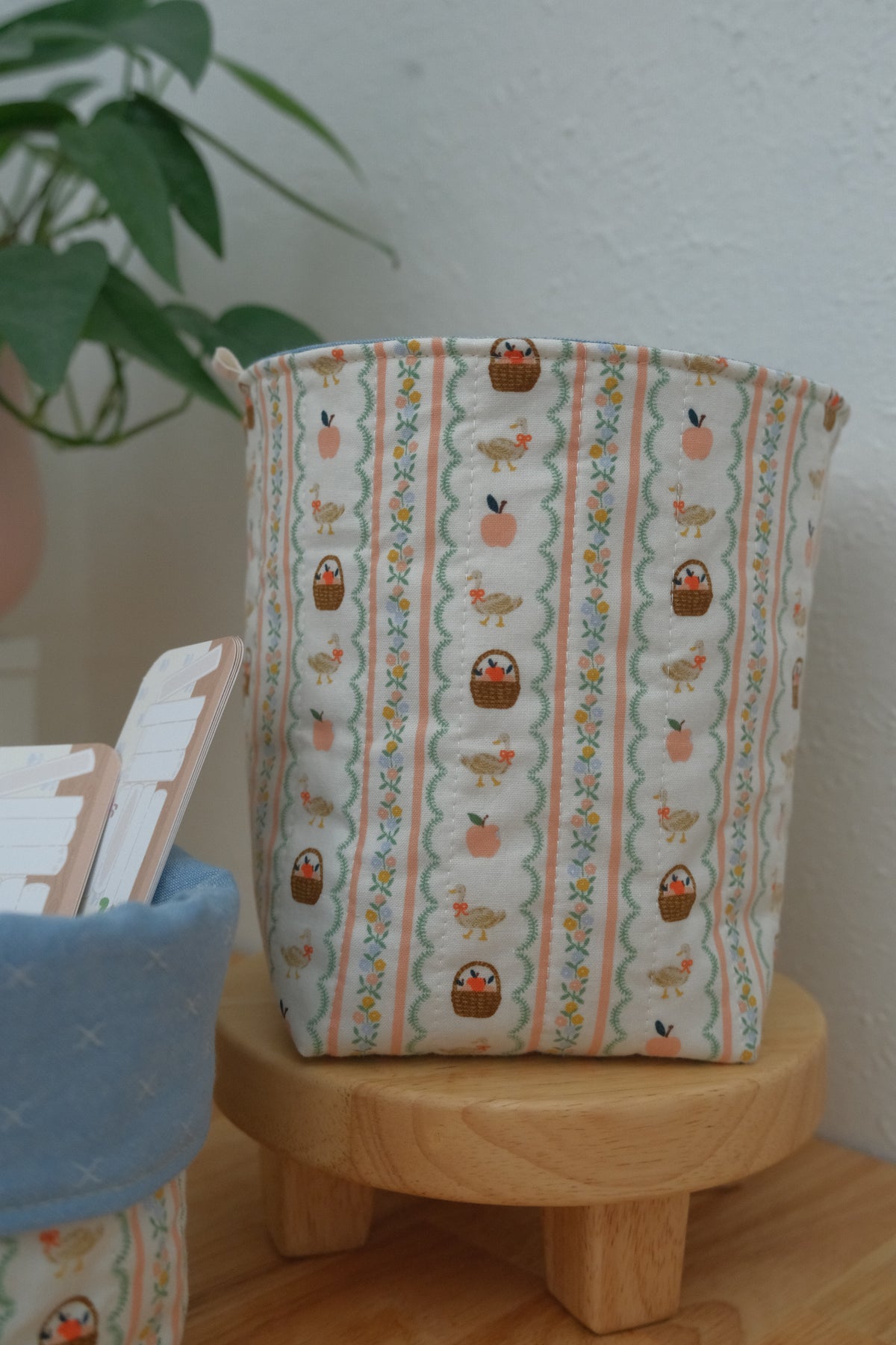 Geese & Apples Bookmark Bucket