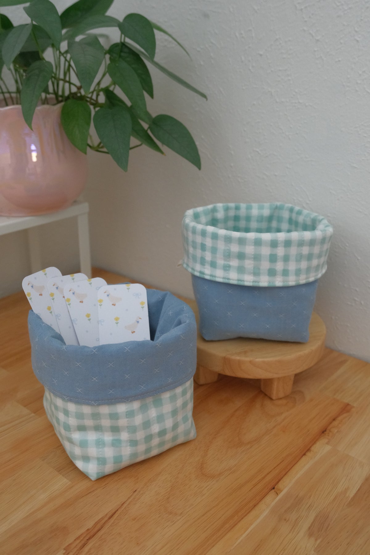 Soft Minty Gingham Bookmark Bucket